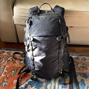REI men’s backpack 25L OS